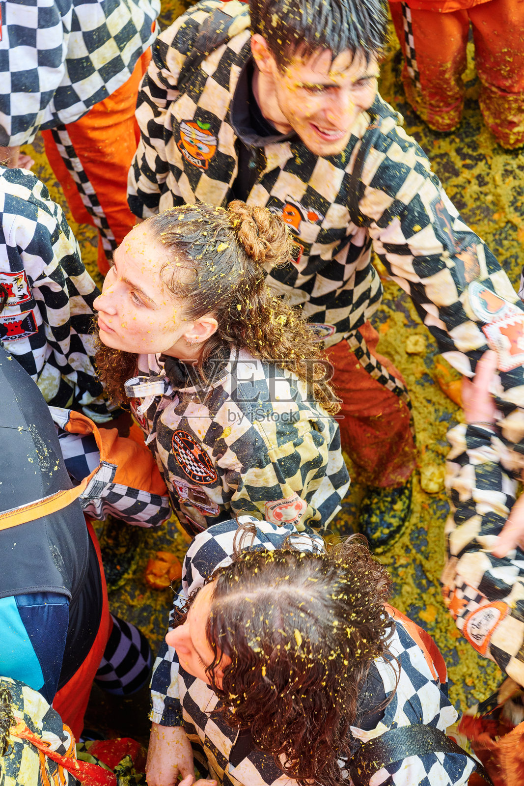 战斗间隙的休息照片摄影图片