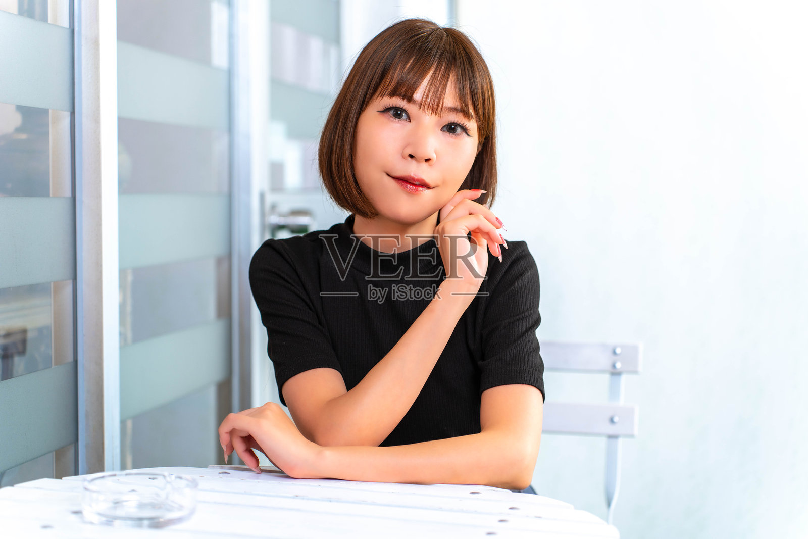 室内肖像的日本女性照片摄影图片