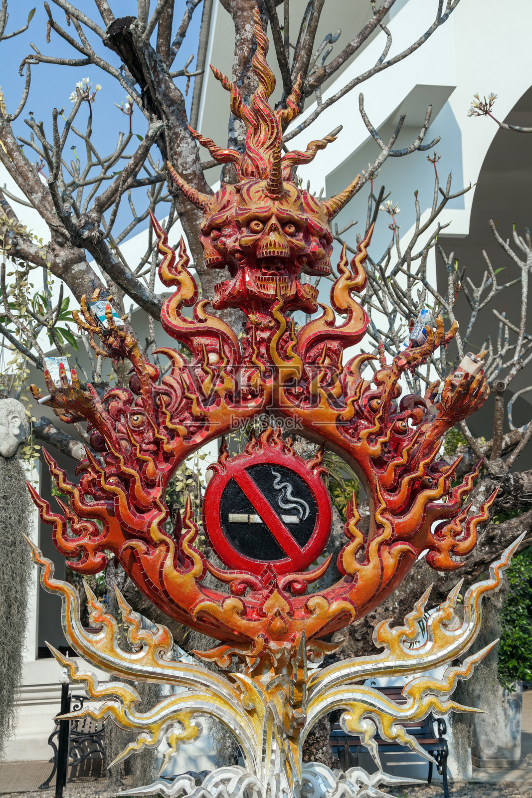 白色寺庙禁烟纪念碑照片摄影图片