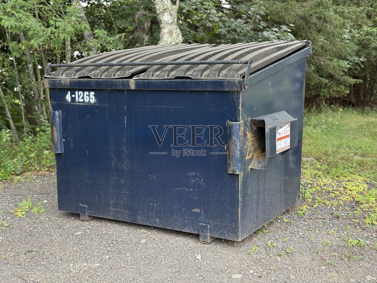 垃圾箱照片摄影图片