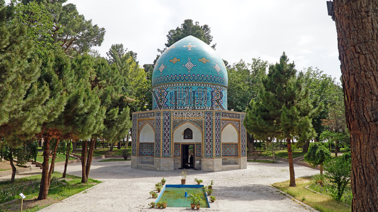 法里杜丁·阿塔尔墓 - 著名波斯苏菲诗人谢赫·阿塔尔的陵墓。照片摄影图片