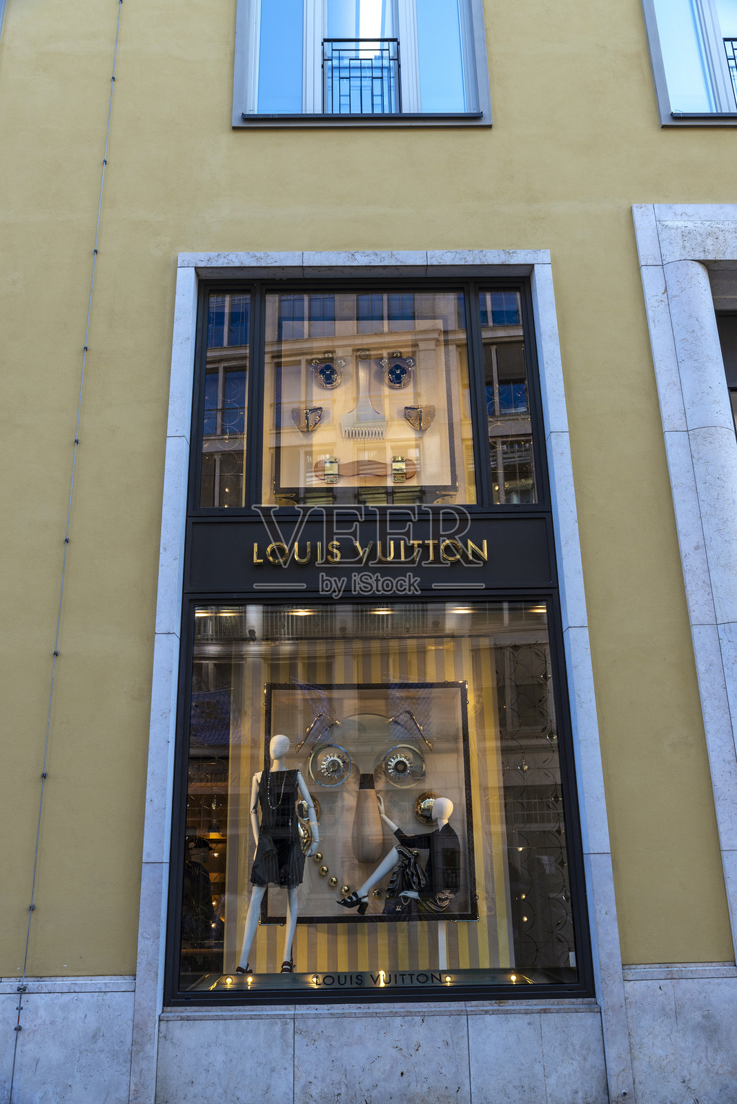 德国慕尼黑的路易威登奢侈服装店照片摄影图片