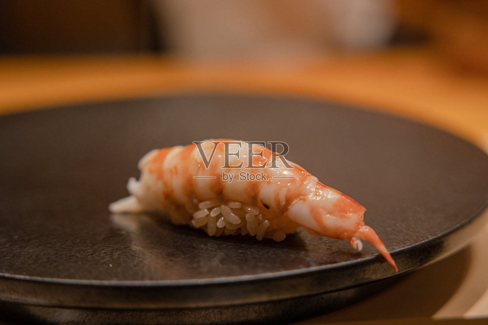 新鲜美味的鱼寿司照片摄影图片