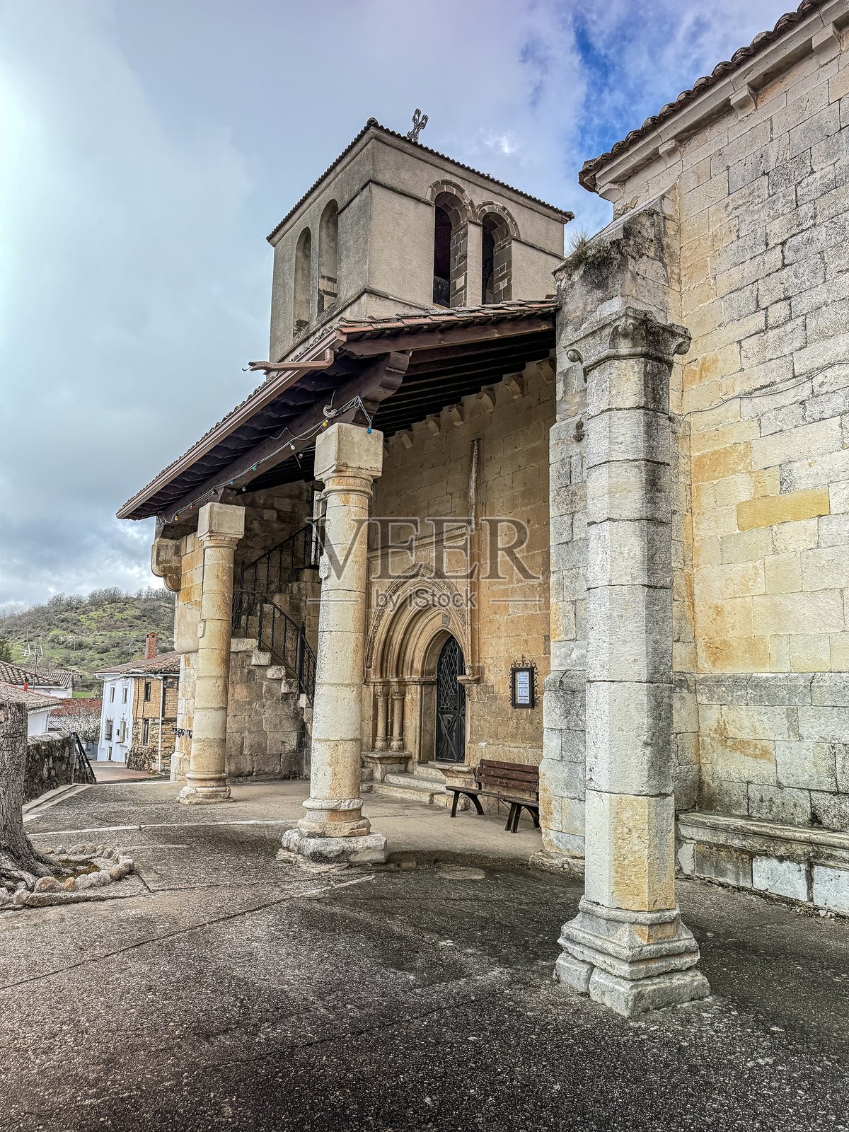 维拉韦尔德·德·帕伦西亚的圣蜡烛教堂外观照片摄影图片