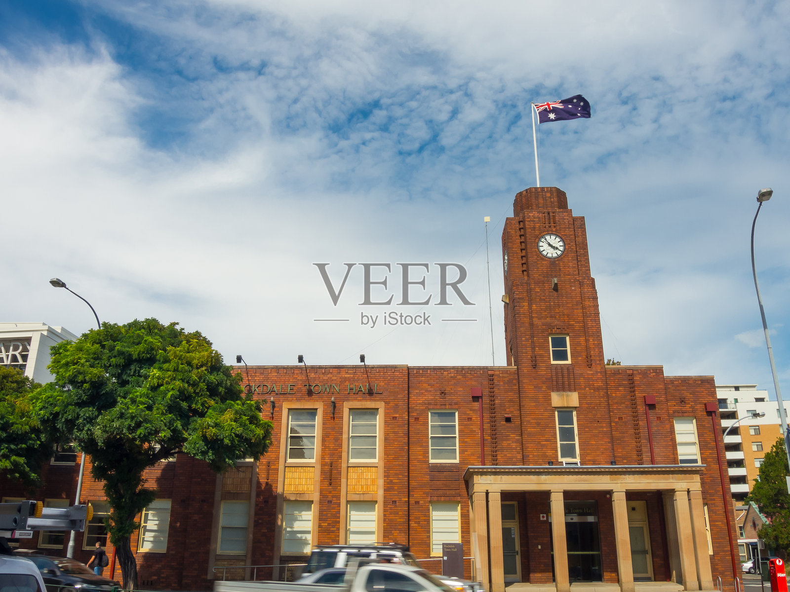 市政厅的红砖钟楼建筑是南悉尼罗克代尔郊区的地标。照片摄影图片