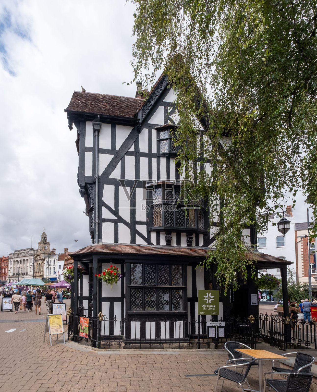 位于赫里福德市中心屠夫街的历史悠久老房子照片摄影图片