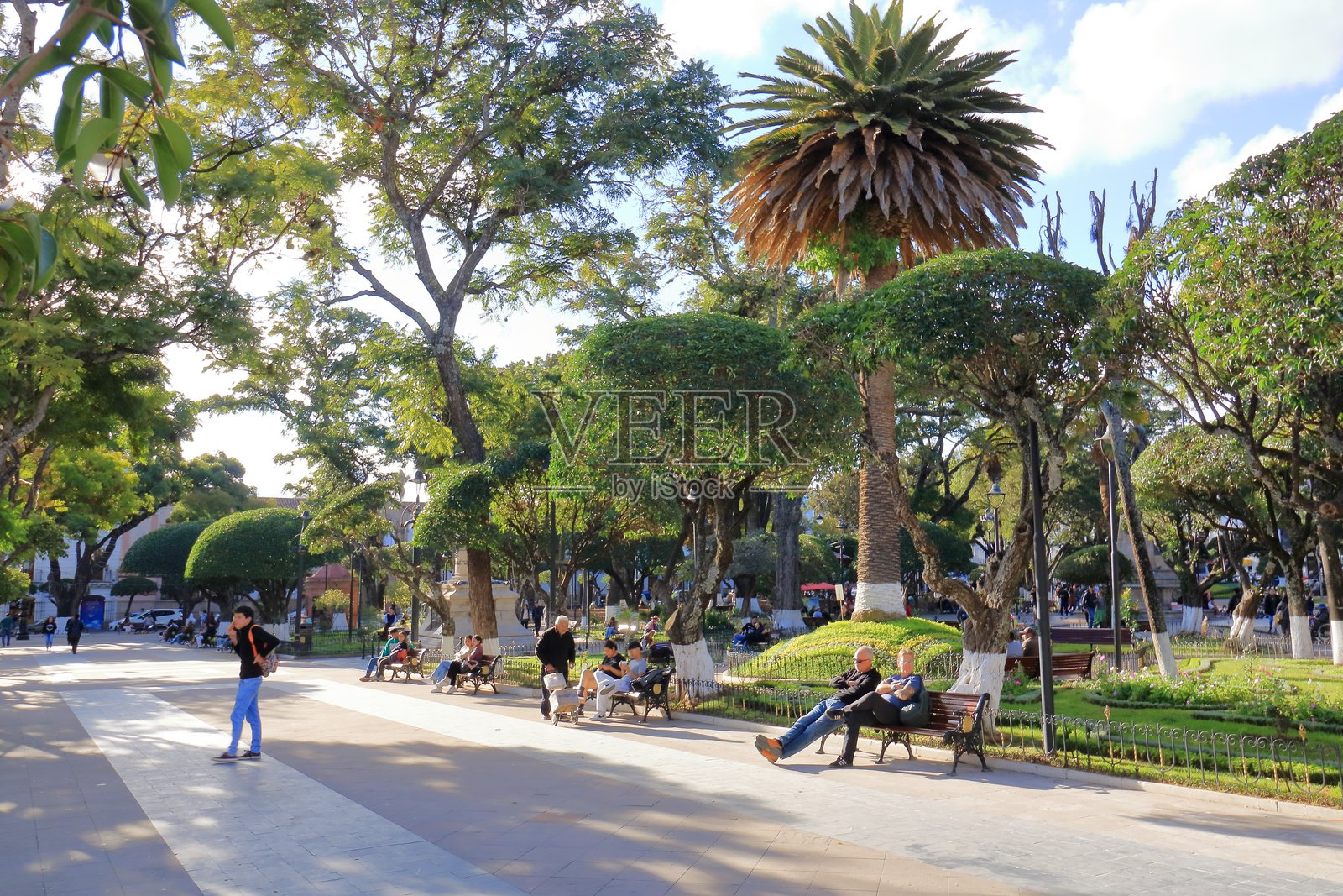 在玻利维亚苏克雷的25 de Mayo武器广场周围照片摄影图片