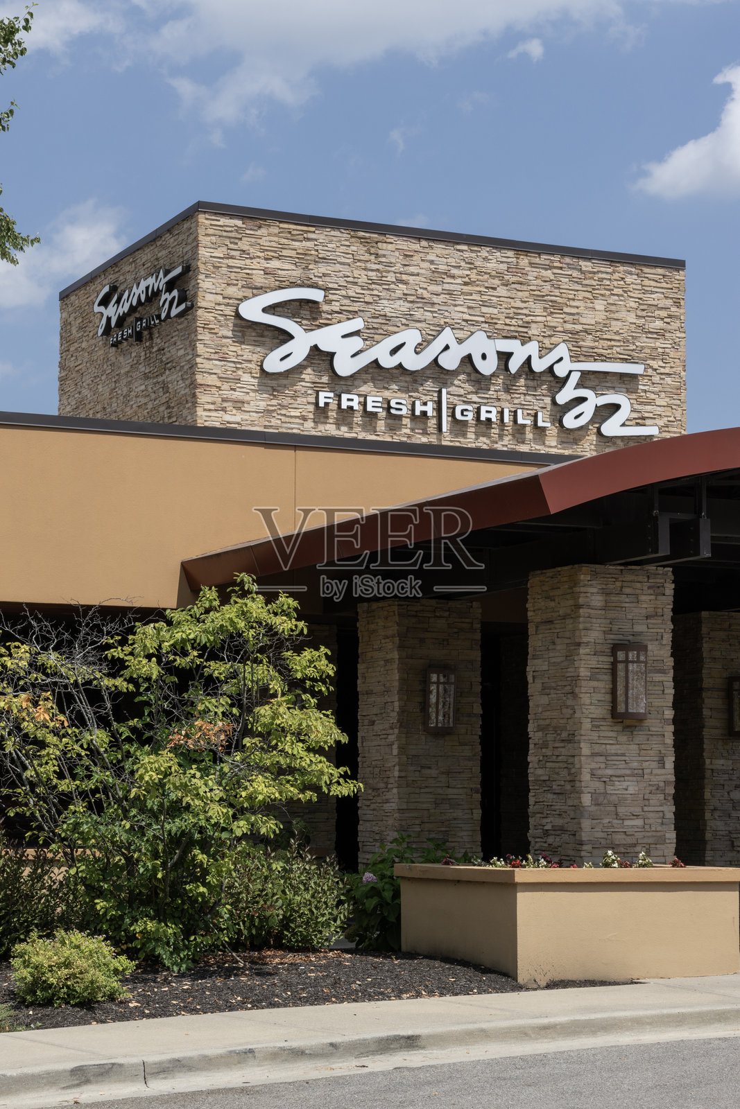 Seasons 52 新鲜烧烤和葡萄酒酒吧餐厅。Seasons 52 是达登餐饮集团的一个部门。照片摄影图片