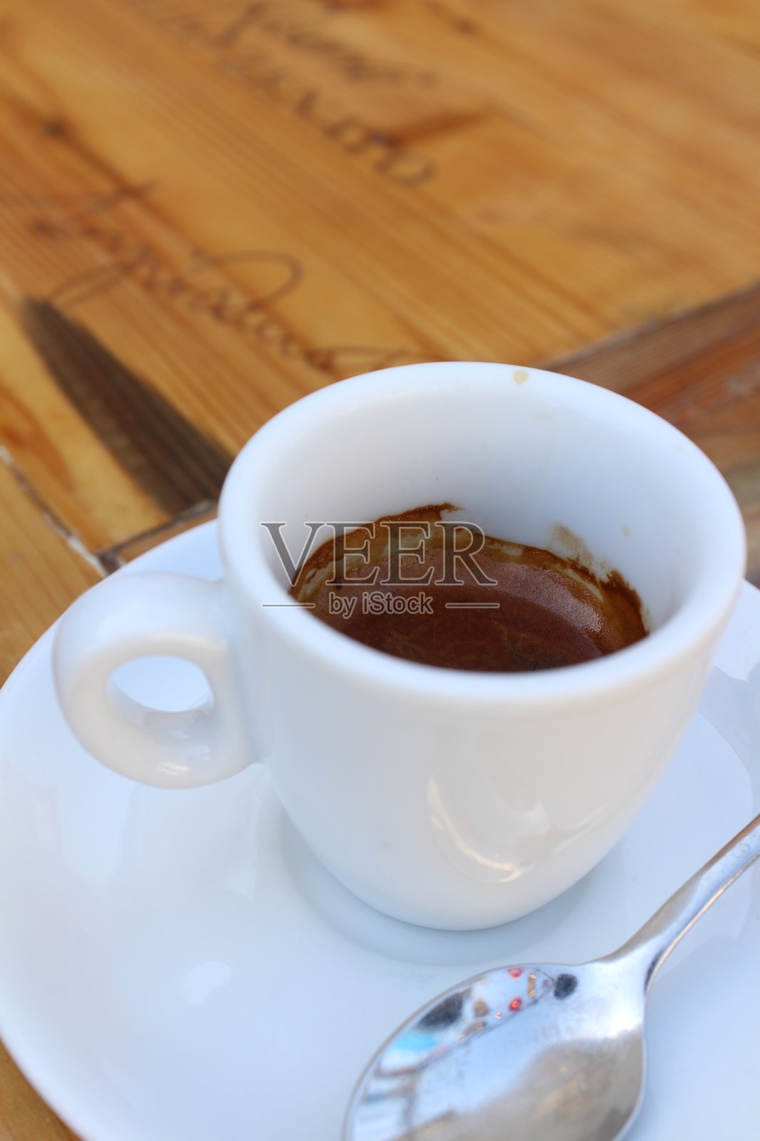 意大利穆拉诺的一杯浓缩咖啡照片摄影图片