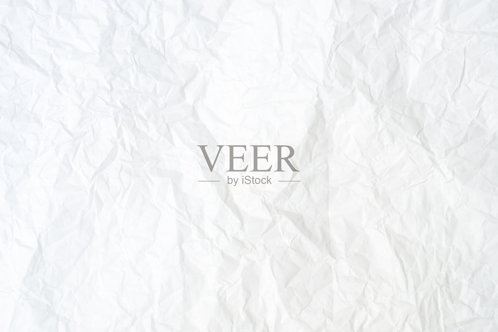 白色皱纹或皱褶纸张的俯视图和全景，作为装饰艺术作品中的皱褶白纸背景纹理使用。照片摄影图片