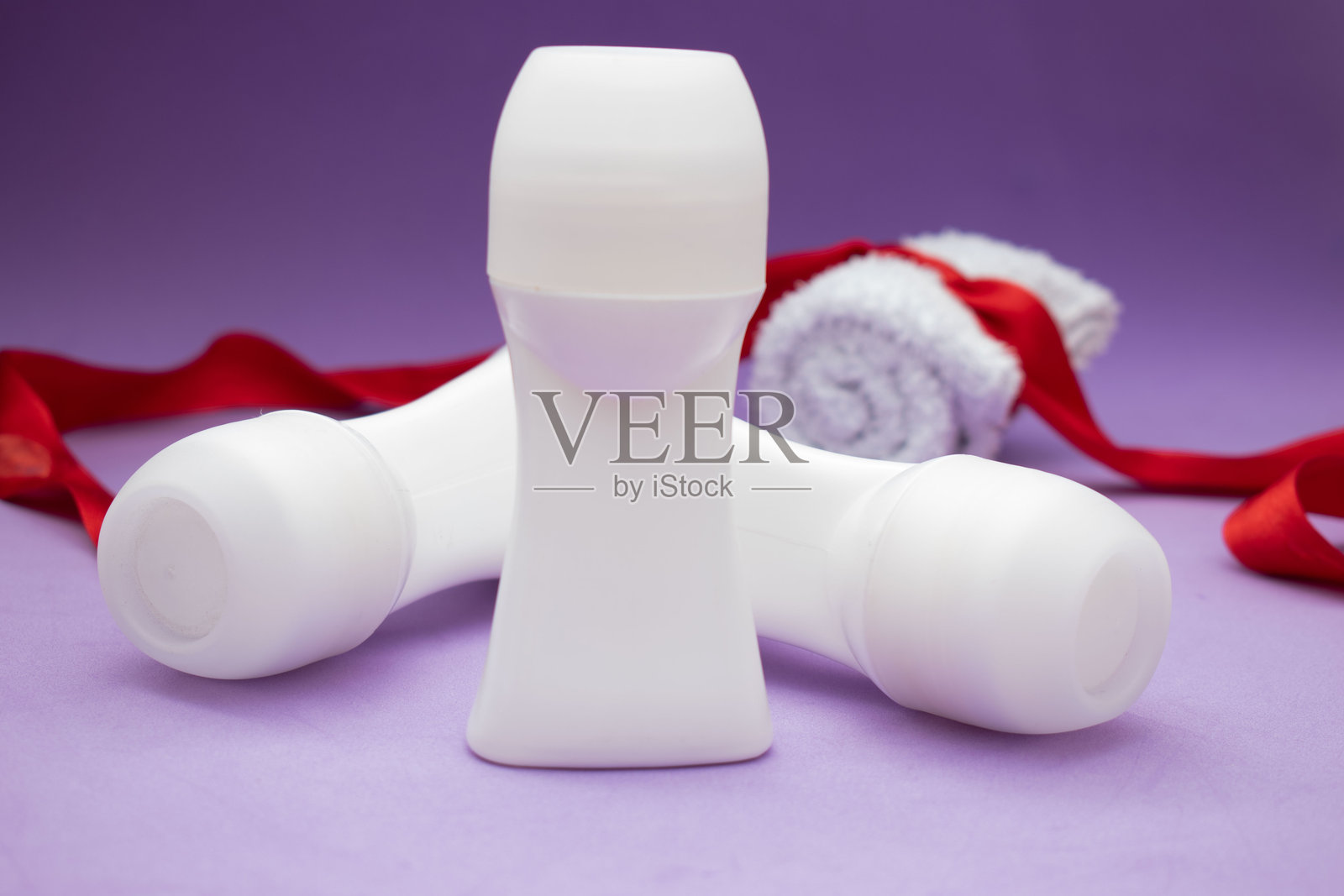 极简主义除臭滚珠瓶模型合集 – 清新美容产品摄影照片摄影图片