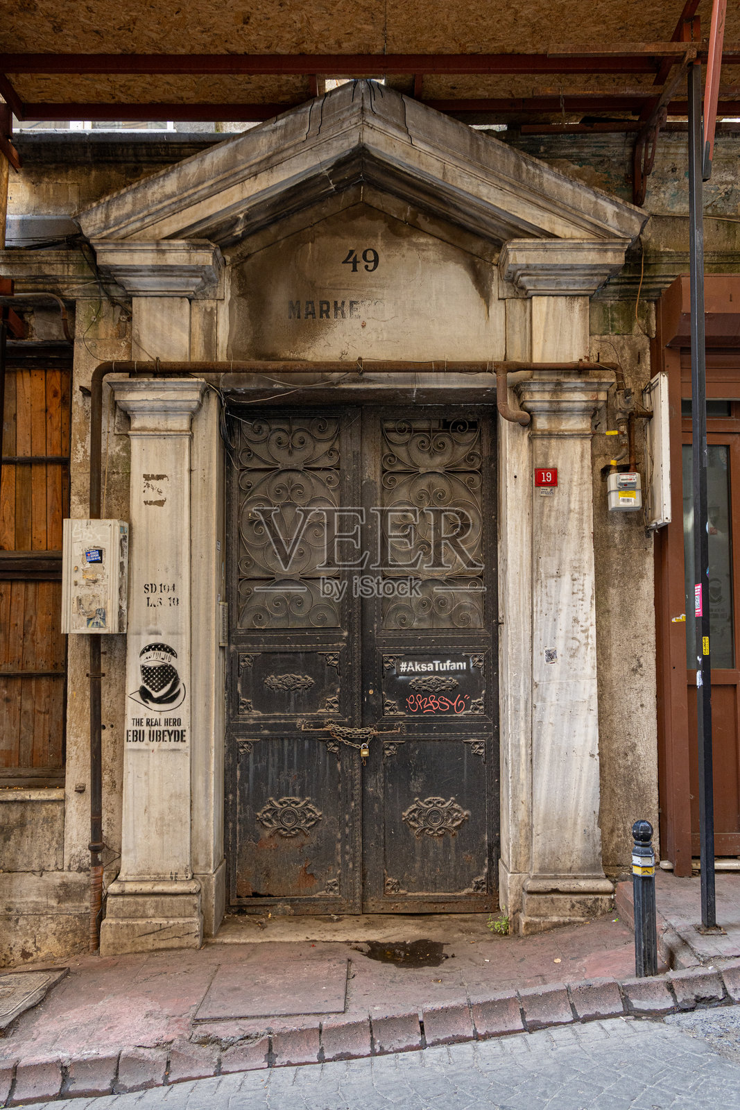 伊斯坦布尔的历史悠久的石框门口照片摄影图片