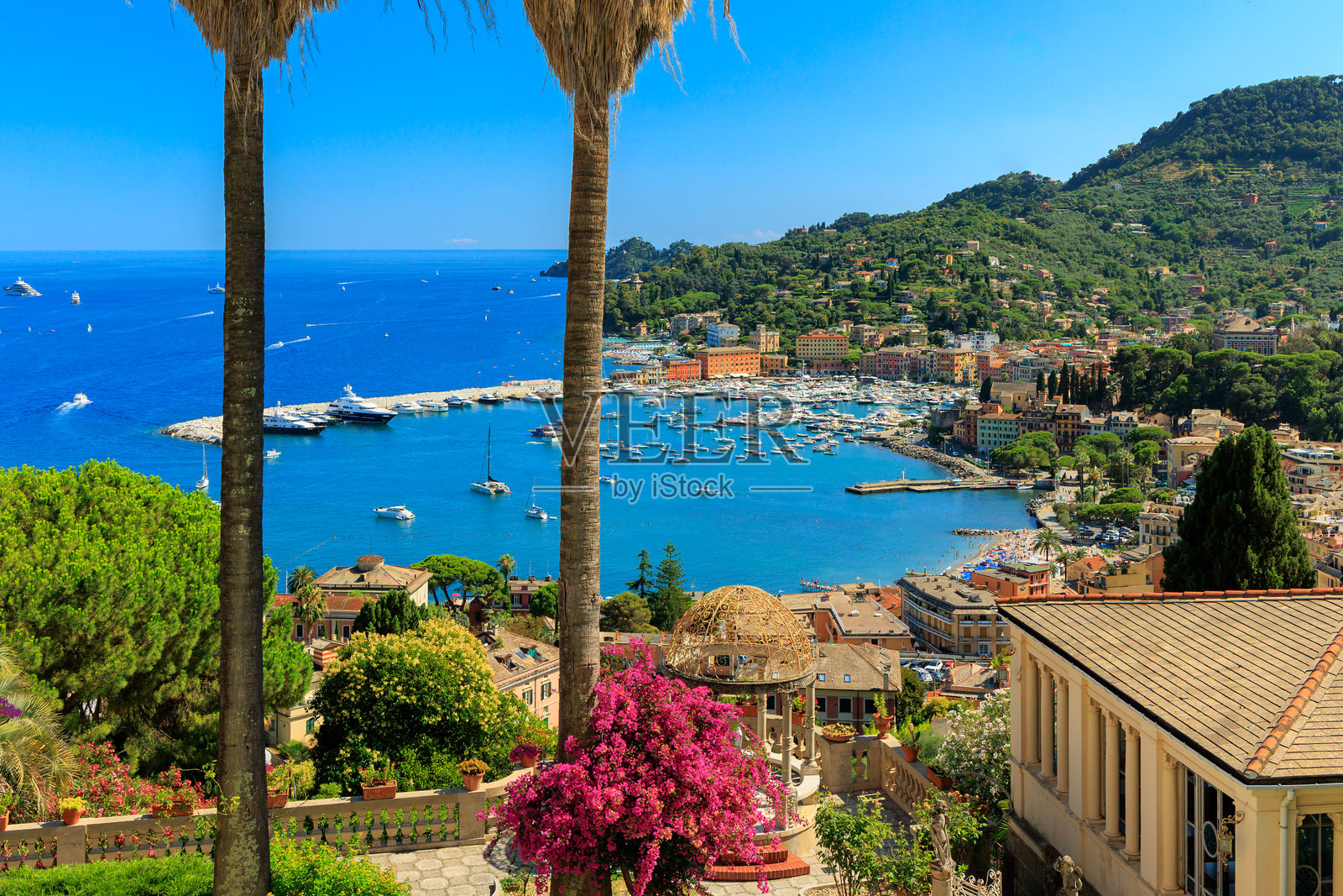 意大利海滨小镇圣马尔盖里塔利古雷的鸟瞰图照片摄影图片