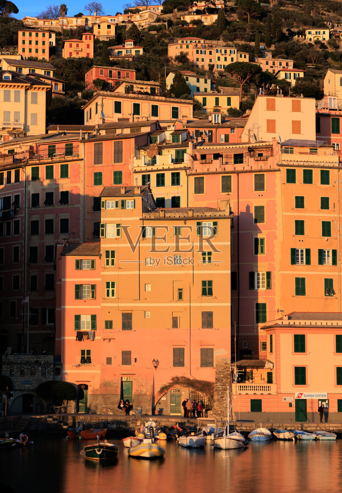 卡莫利，利古里亚海滨小镇照片摄影图片