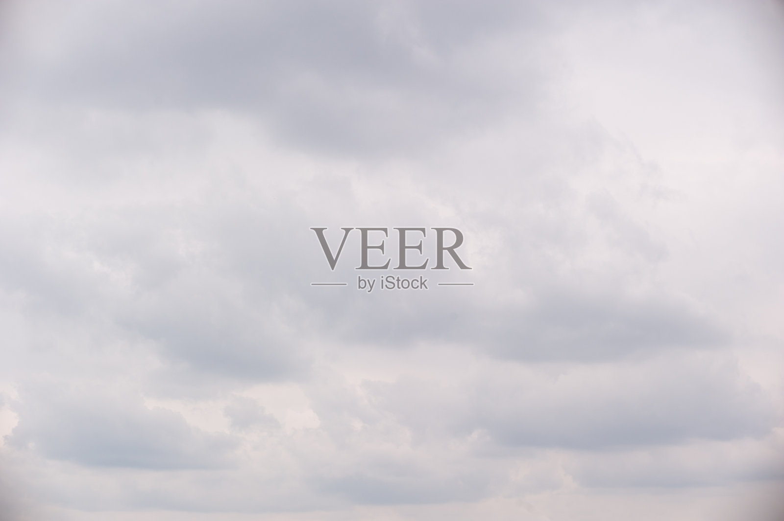 阴云密布的天空与戏剧性的云彩照片摄影图片