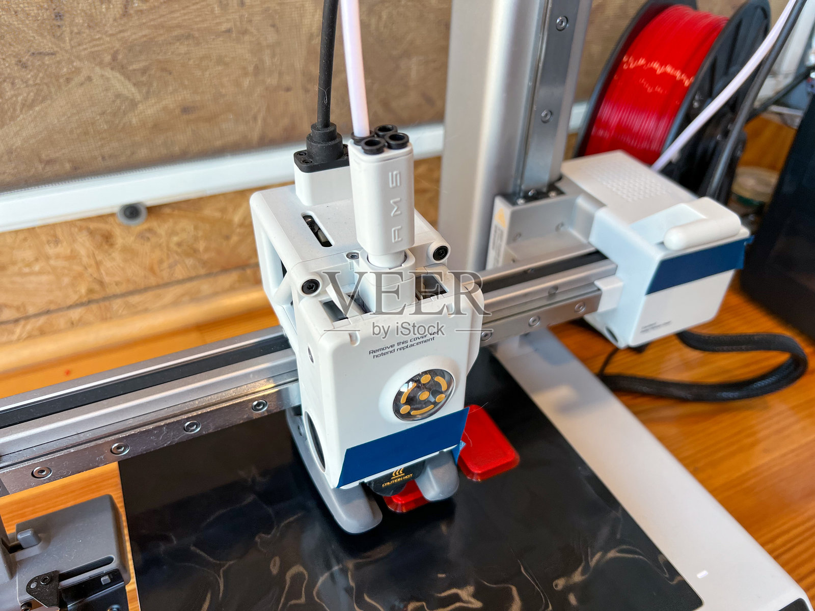 FDM 3D 打印机根据数字文件创建三维物体照片摄影图片