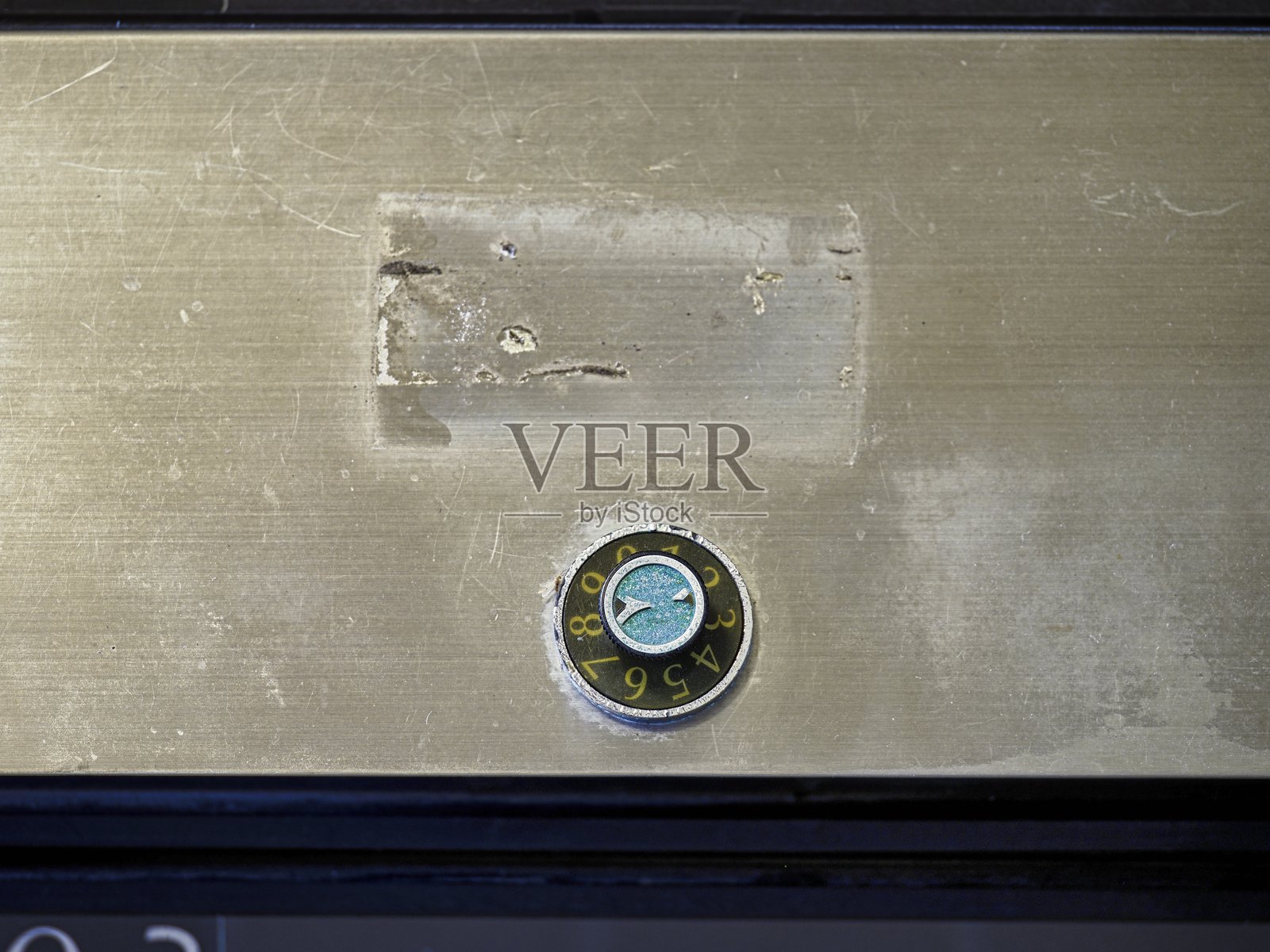 公寓楼入口处的邮箱照片摄影图片