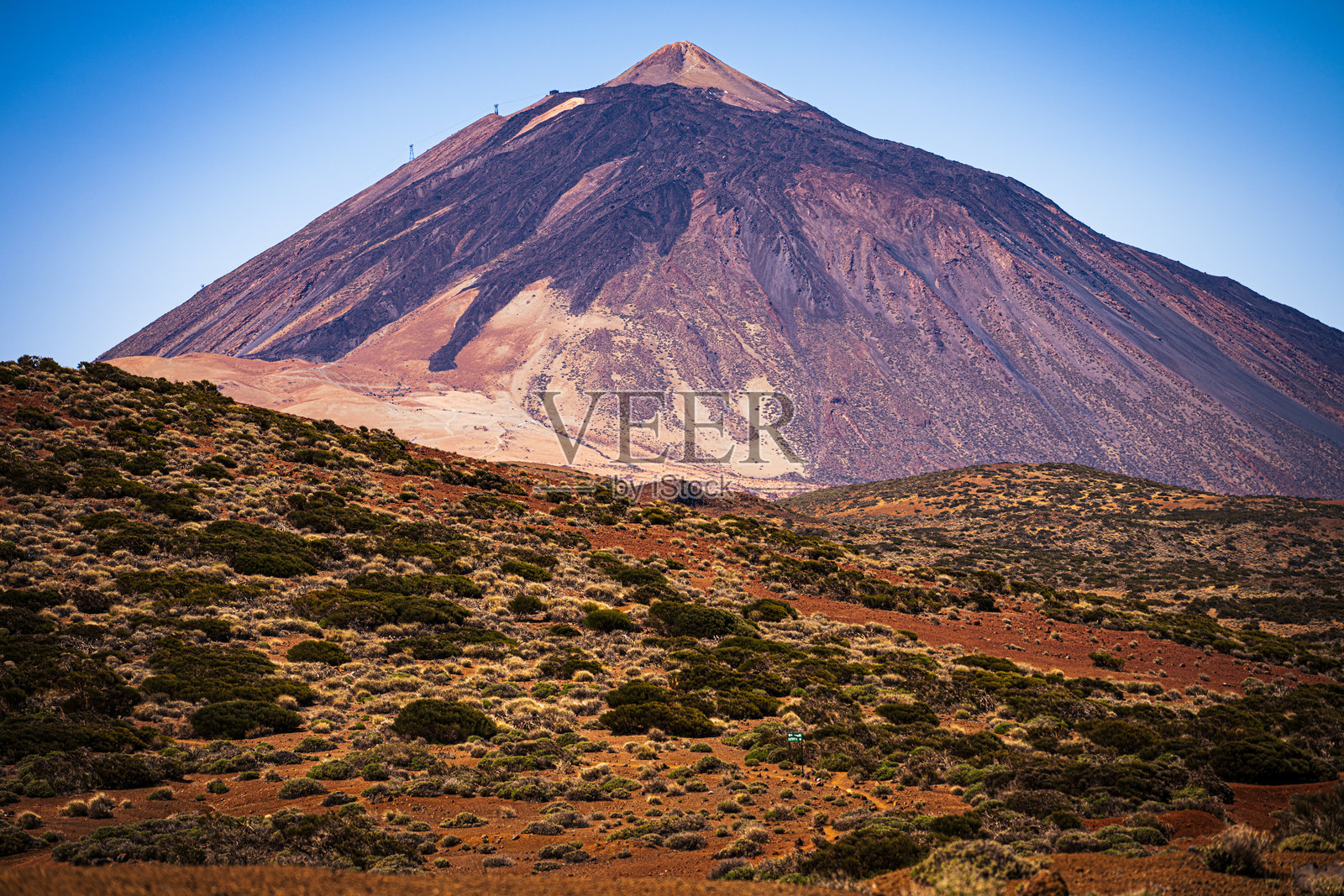 火山山脉和火山口照片摄影图片