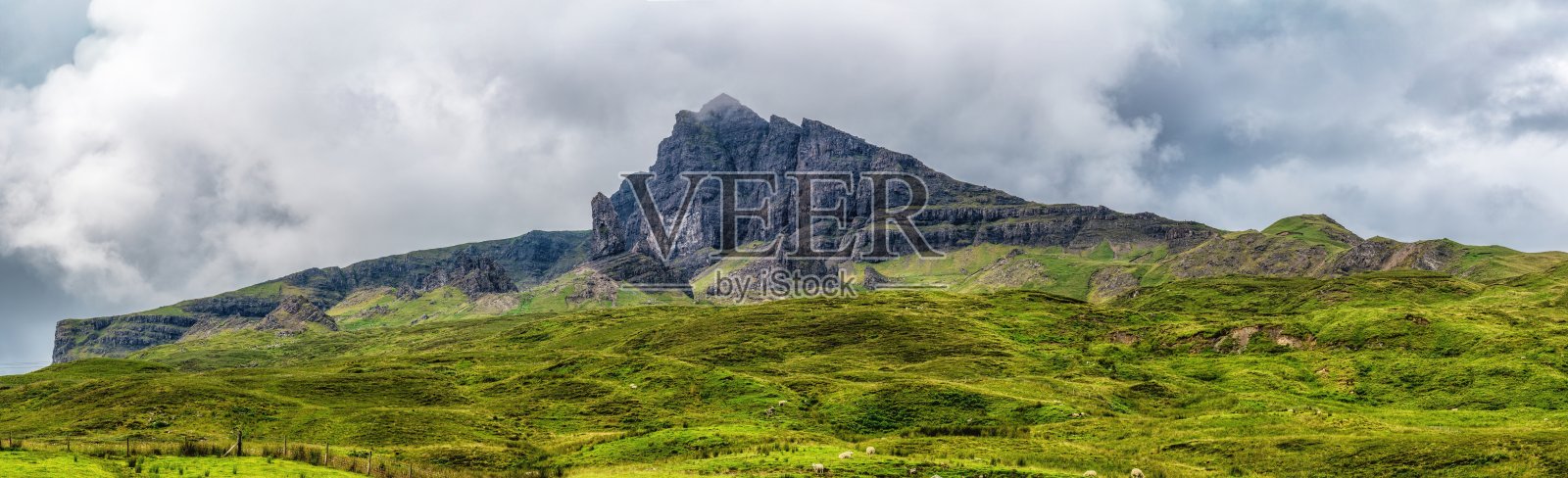 斯凯岛上的特罗特尼斯和斯托尔老人。照片摄影图片