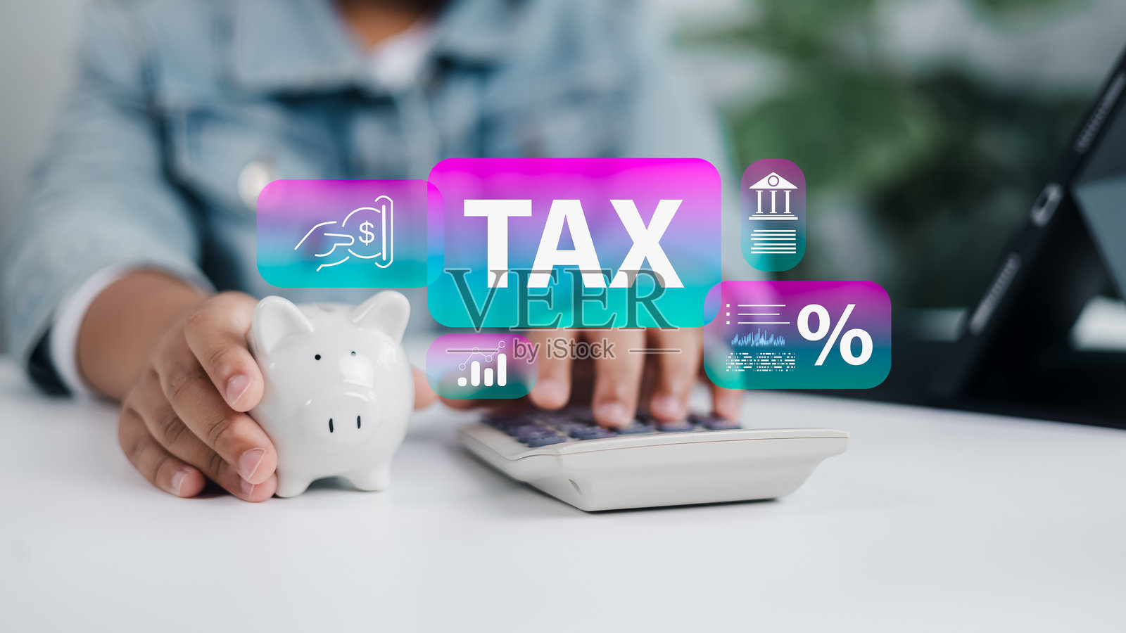 数字税务图标叠加，适用于财务、会计和预算规划概念。照片摄影图片