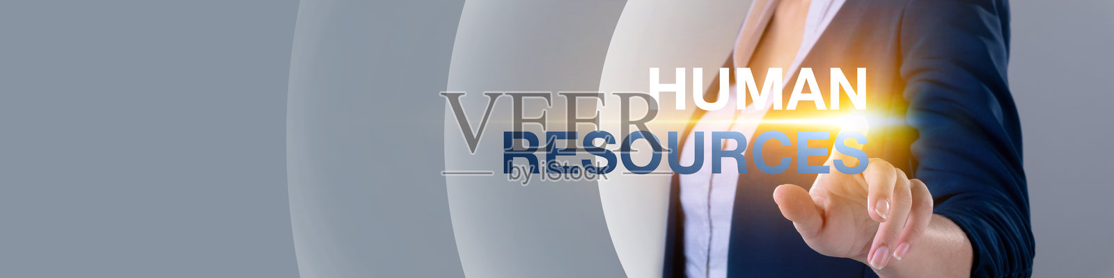 在触摸屏上指向人力资源。招聘和人员配置概念。照片摄影图片