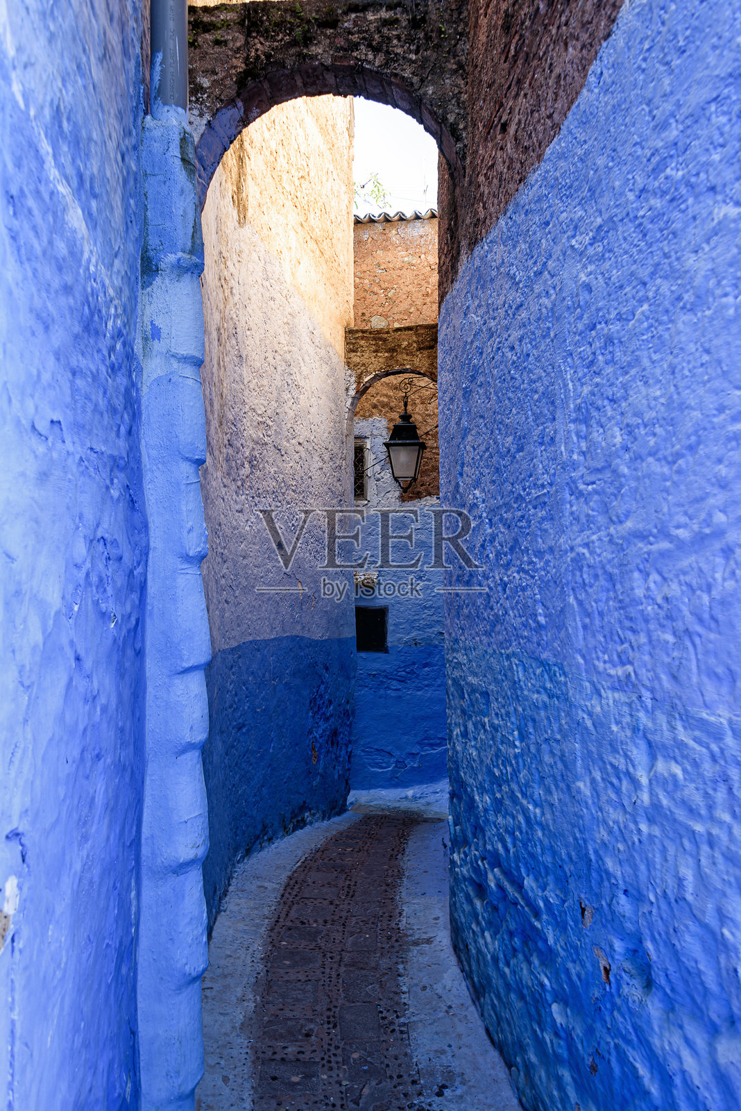 摩洛哥舍夫沙万美丽蓝色麦地那的拱形街道风景照片摄影图片