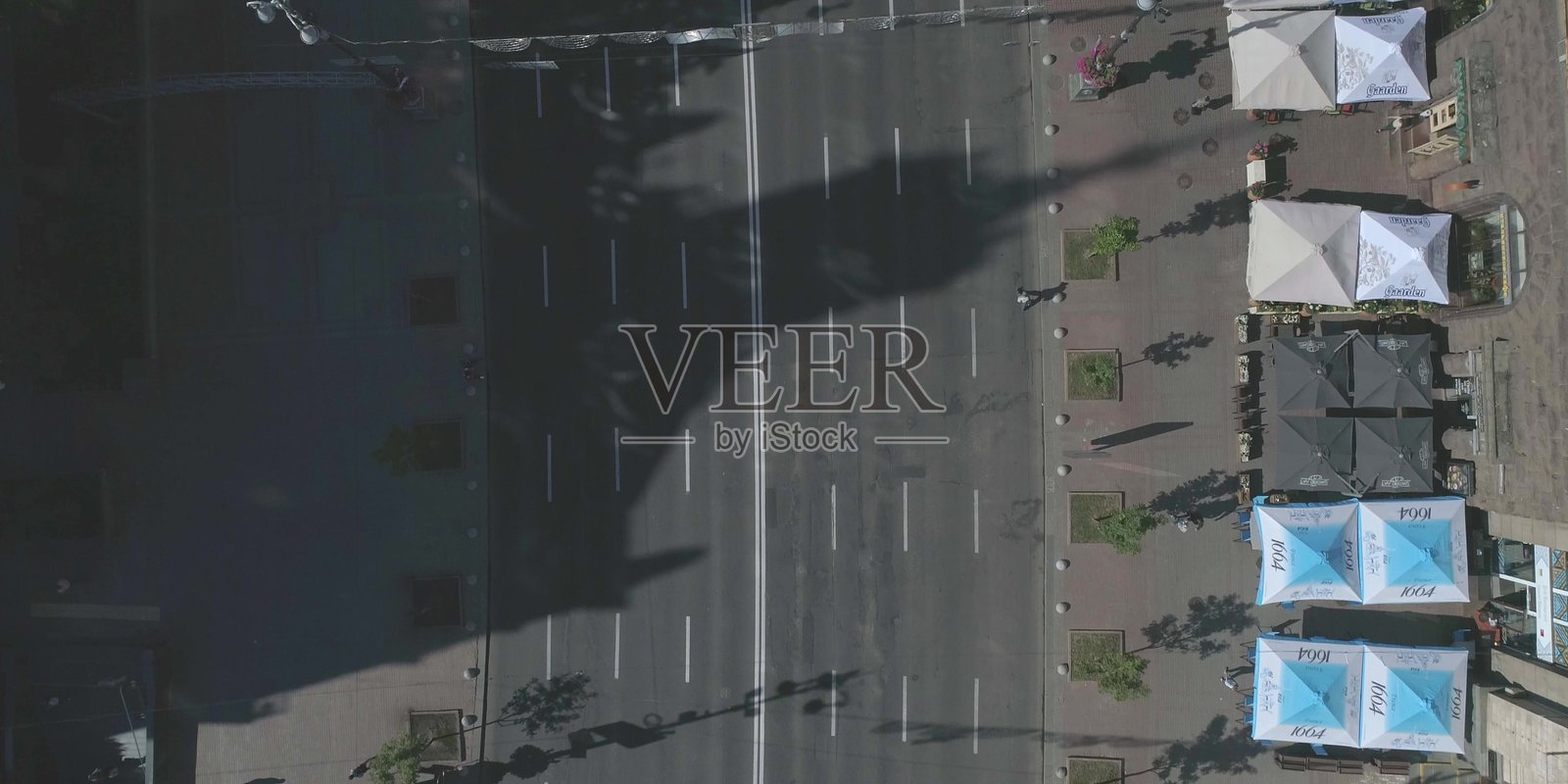 基辅乌克兰的赫雷施恰蒂克街，2018年5月12日，交通畅通的休息日照片摄影图片