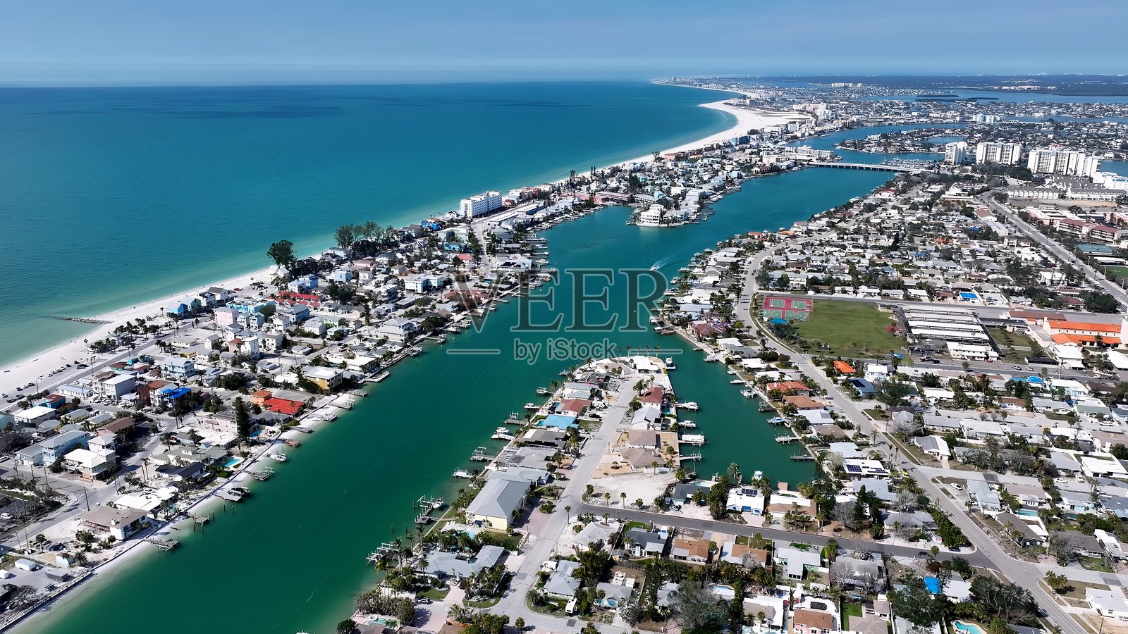 美国佛罗里达州圣彼得堡的圣彼得海滩。照片摄影图片