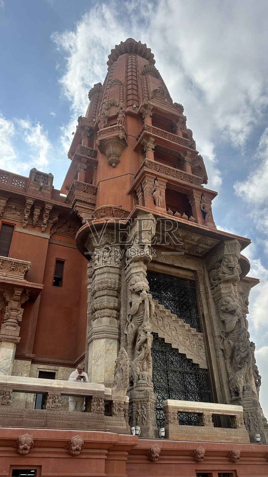 巴伦·恩佩恩宫，也被称为印度宫，是位于埃及开罗市中心东北部的赫利奥波利斯一座独特而历史悠久的豪宅。照片摄影图片