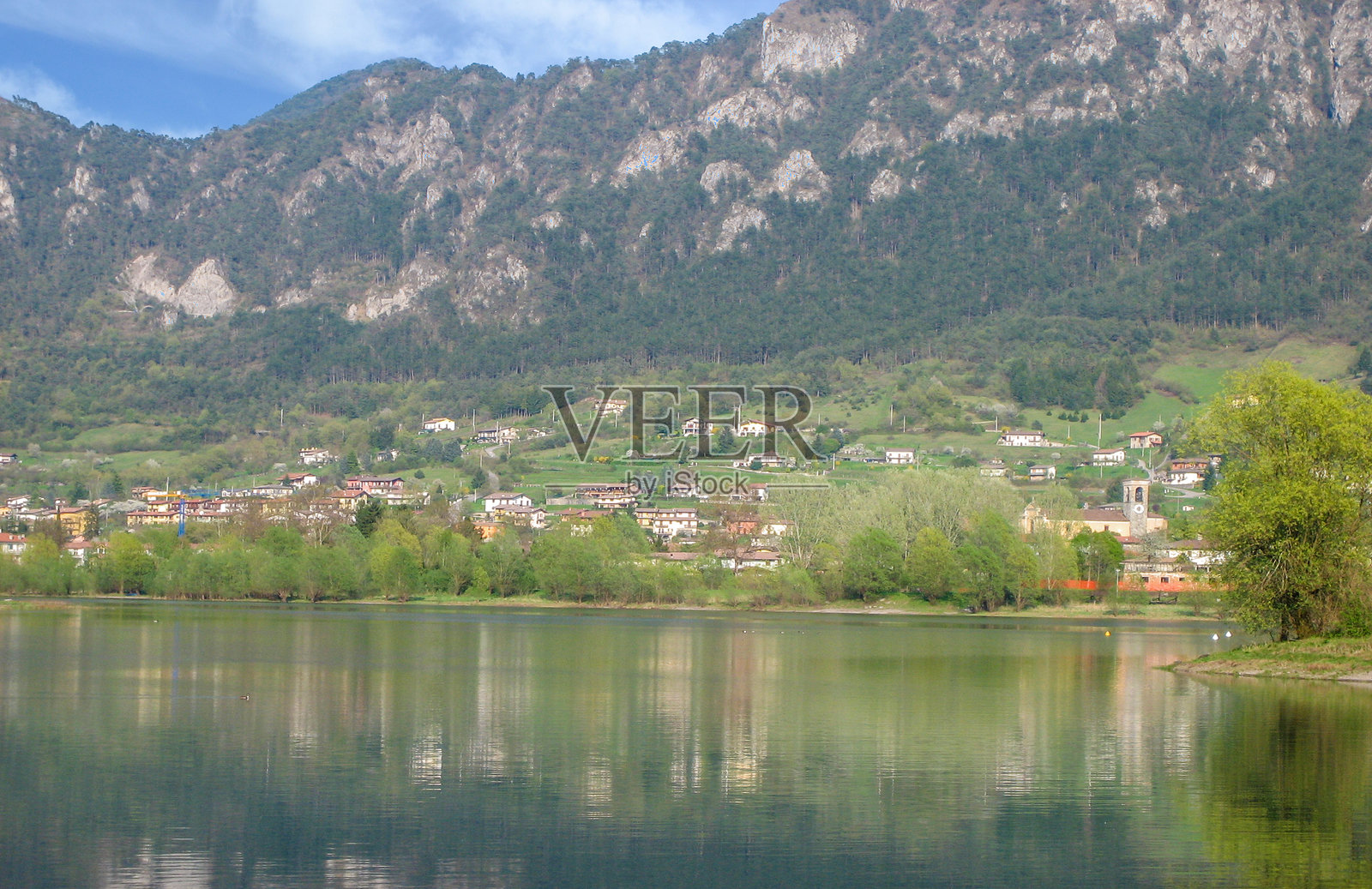 意大利伊德罗湖，特伦蒂诺和伦巴第的意大利湖泊照片摄影图片