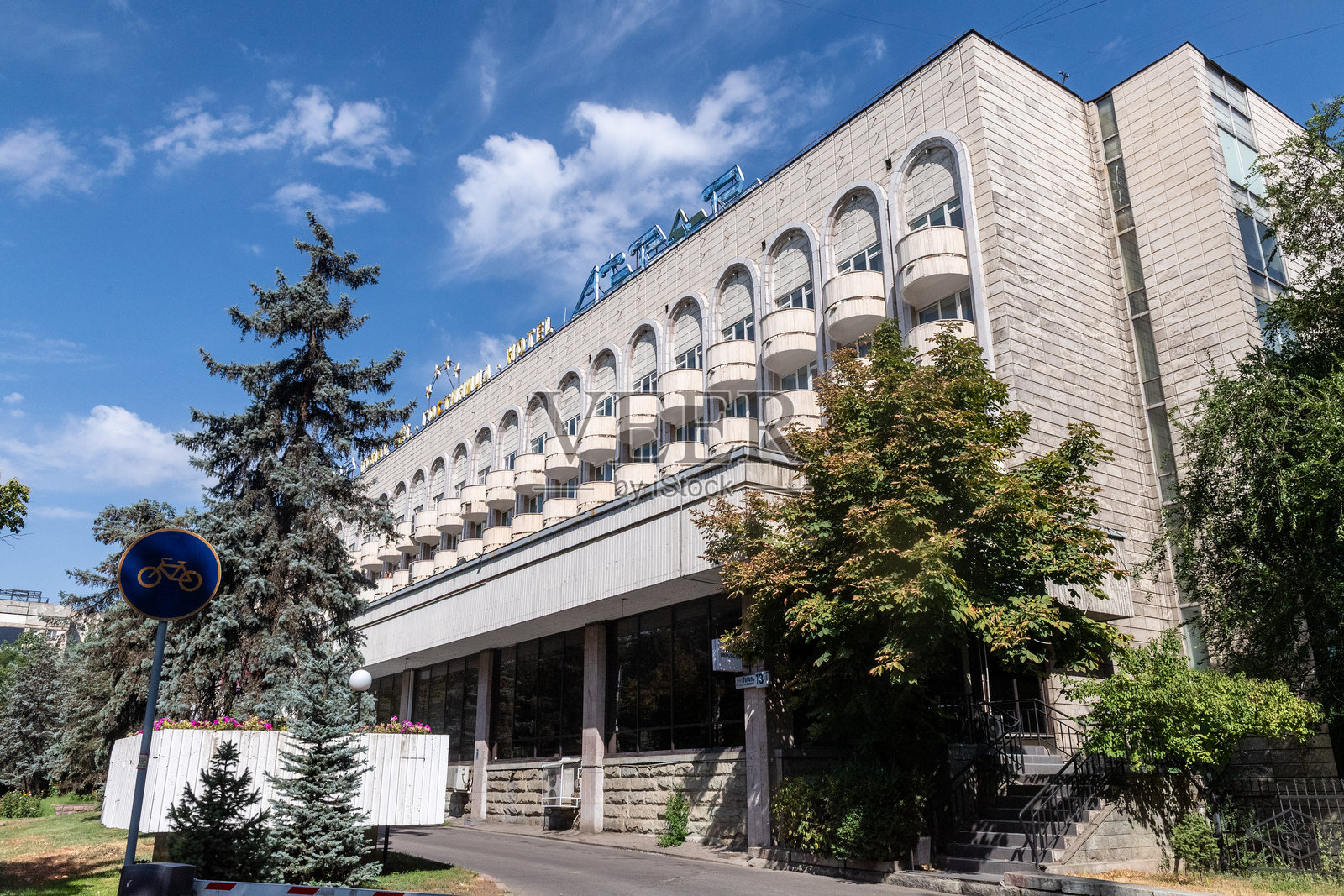 探索哈萨克斯坦的阿拉木图市照片摄影图片