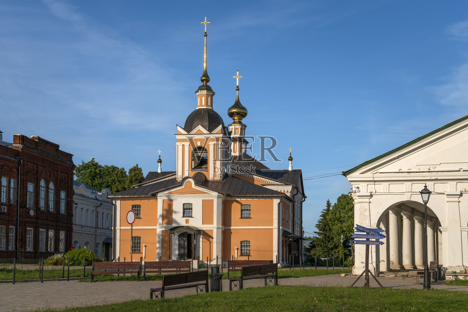 圣尼古拉奇迹工作者教堂（克列斯托-尼古拉教堂）在阳光明媚的夏日，位于俄罗斯弗拉基米尔州的苏兹达尔照片摄影图片