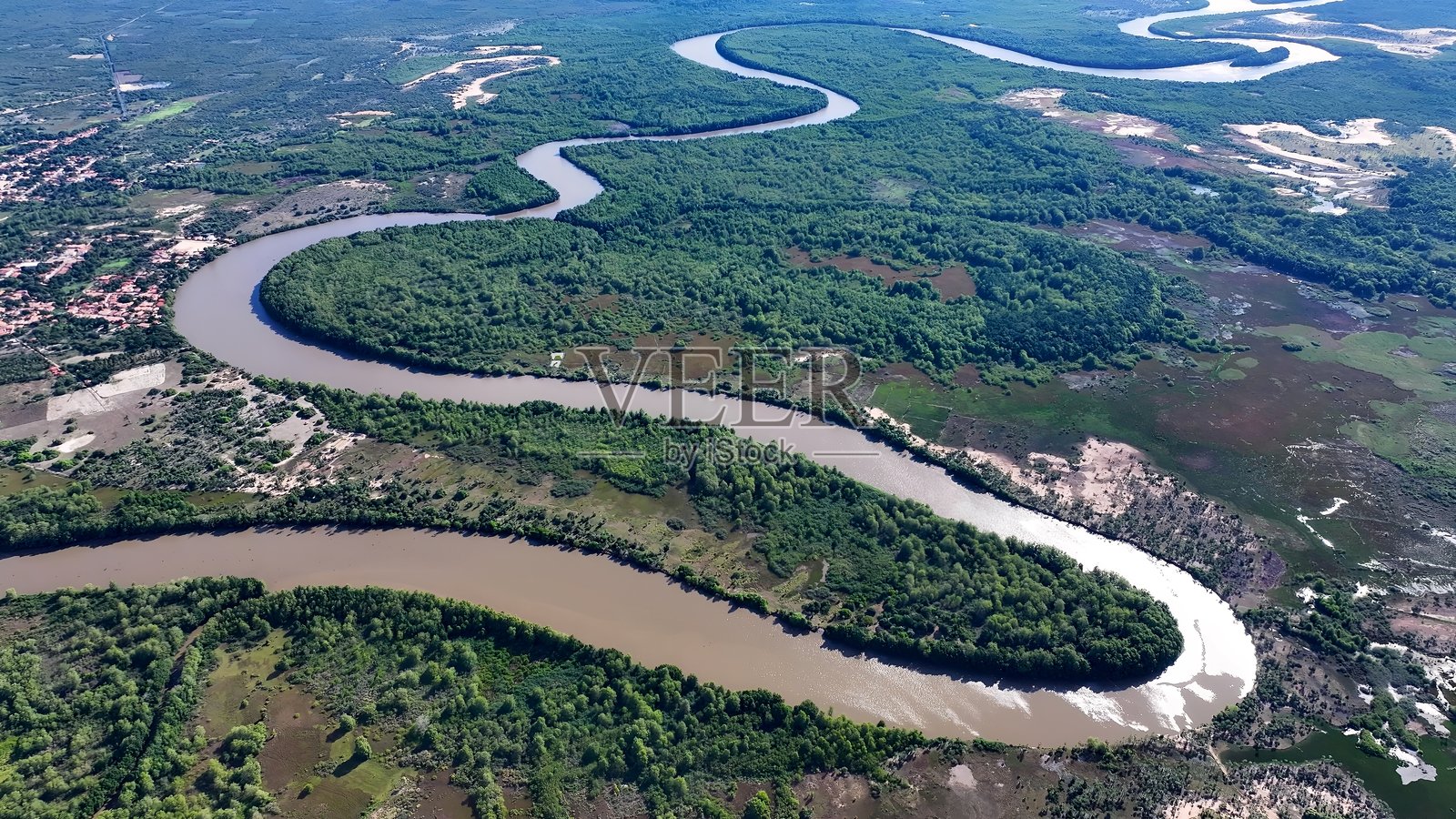 巴西东北部马拉尼昂州阿赖奥塞斯的帕尔奈巴三角洲。照片摄影图片