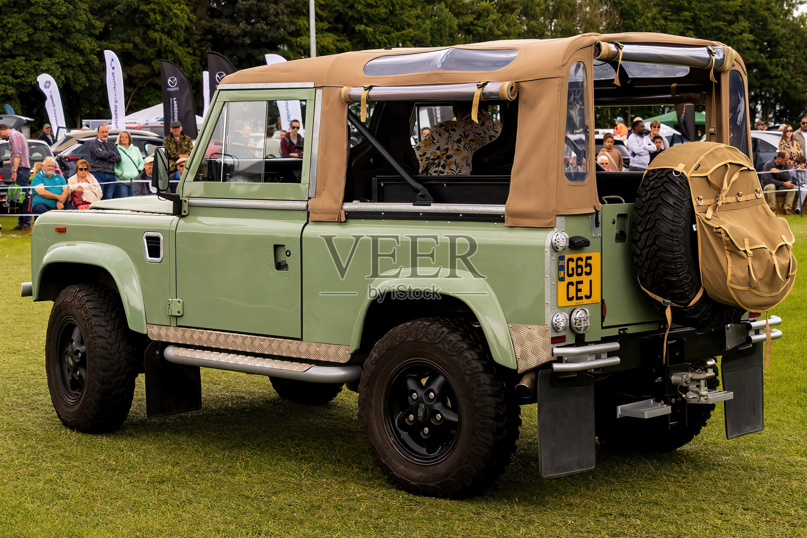 路虎90 - 1990年经典汽车。照片摄影图片