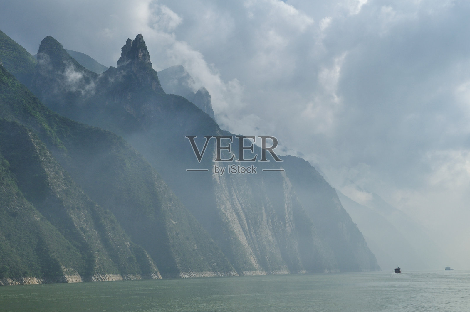 长江三峡的巫峡风光照片摄影图片