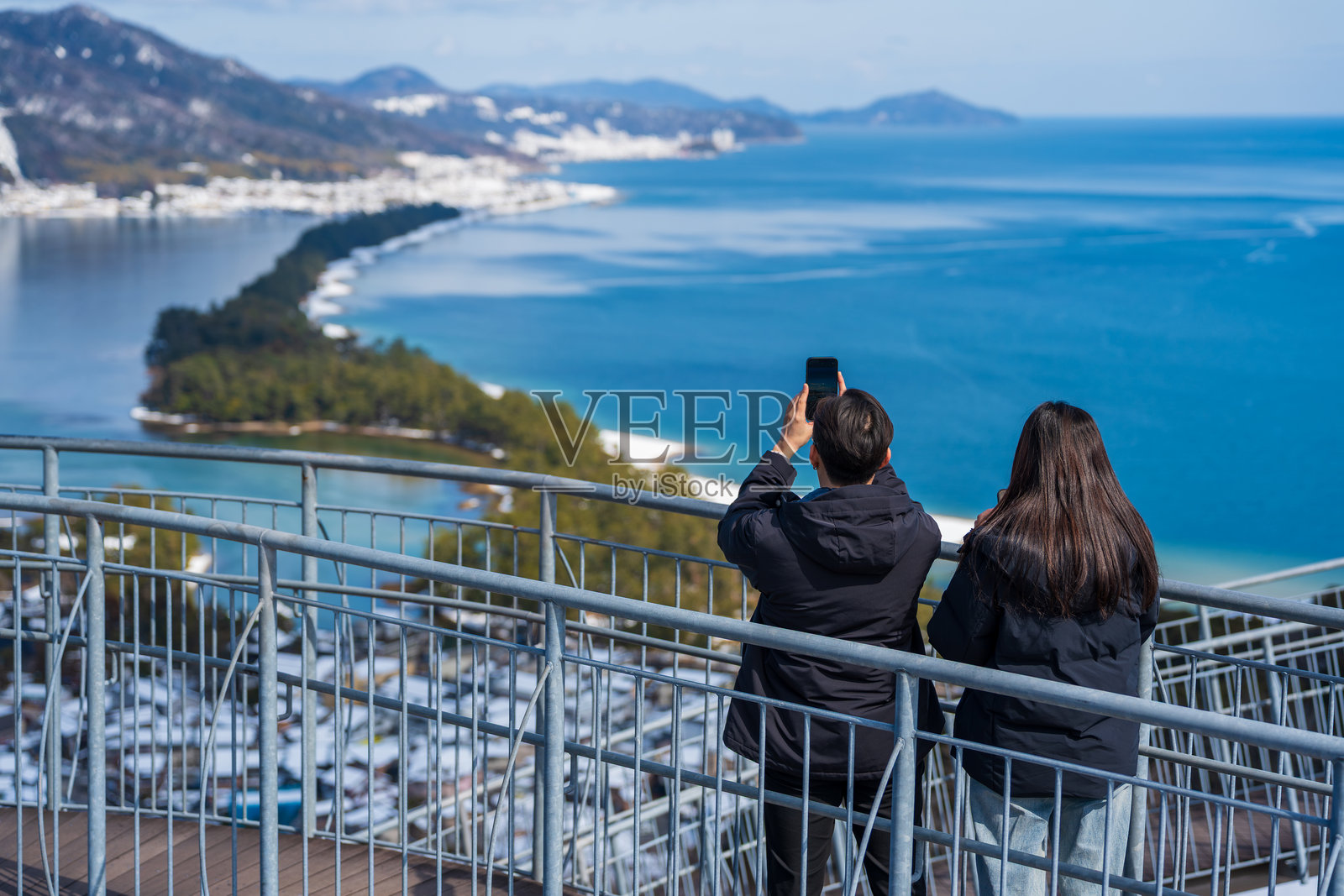 飞龙观海螺旋天桥，提供雪景天桥的全景视野。日本京都宫津市。照片摄影图片