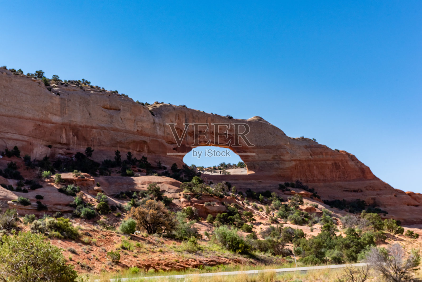 美国191号公路与威尔逊拱门风景区，犹他州，美国照片摄影图片