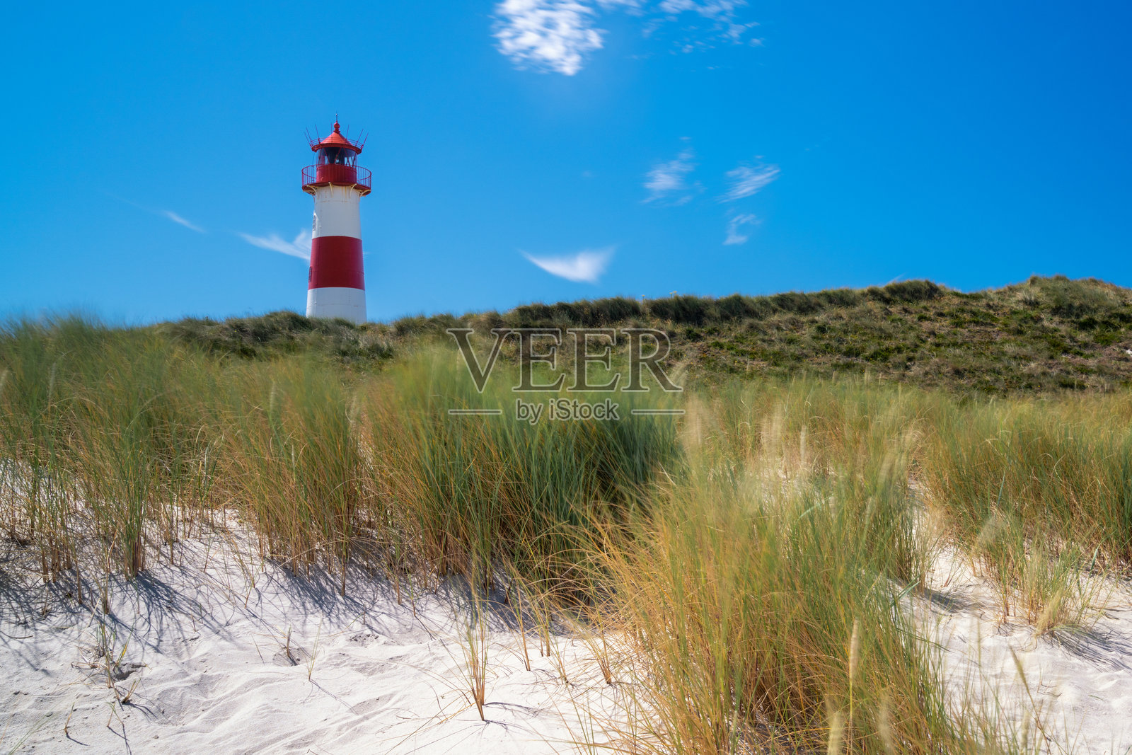 西尔特岛北部的艾伦博根上的东灯塔的横向视图照片摄影图片