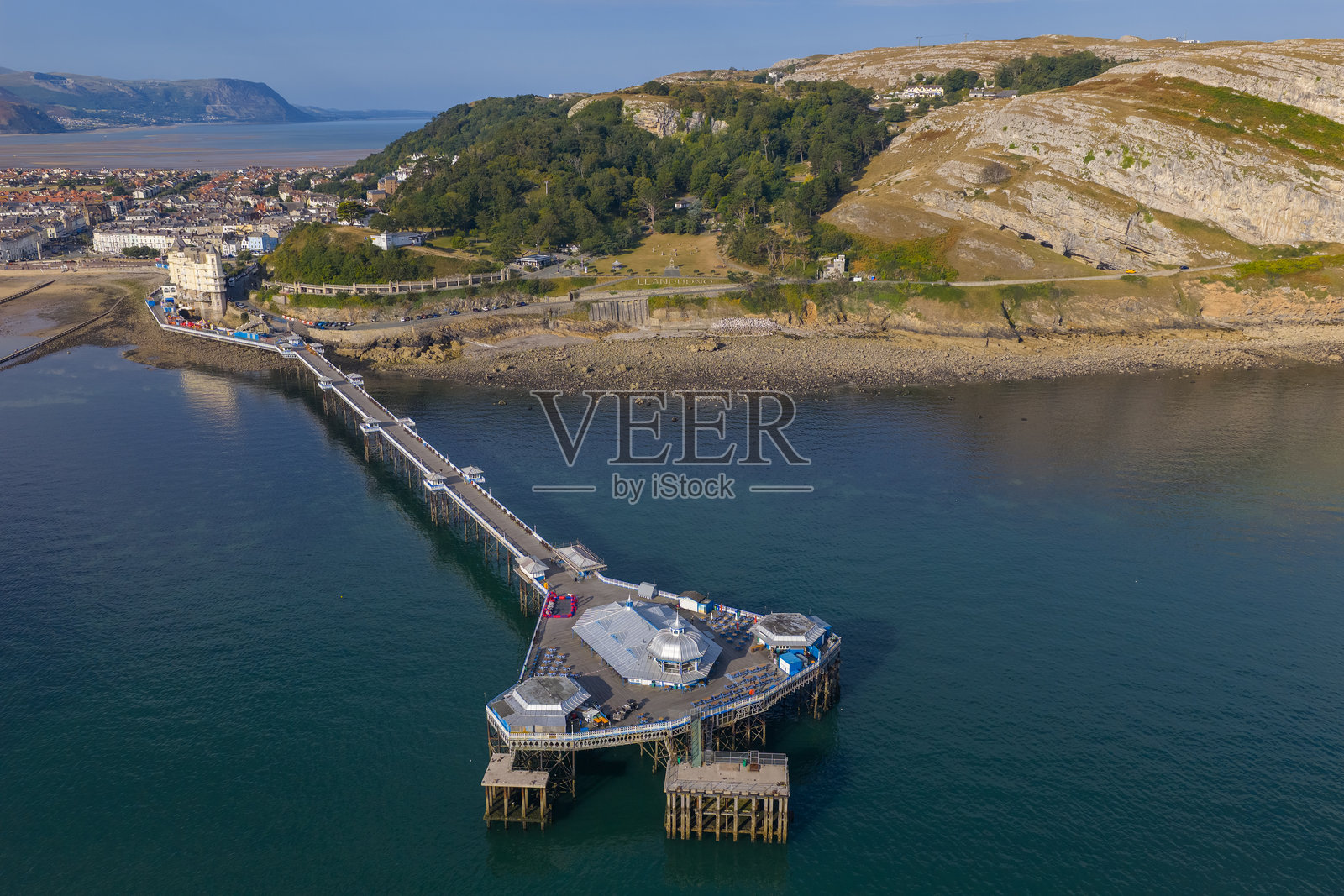 从空中俯瞰兰迪德诺的码头照片摄影图片