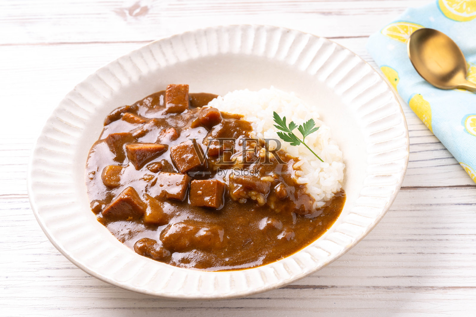 午餐肉咖喱照片摄影图片