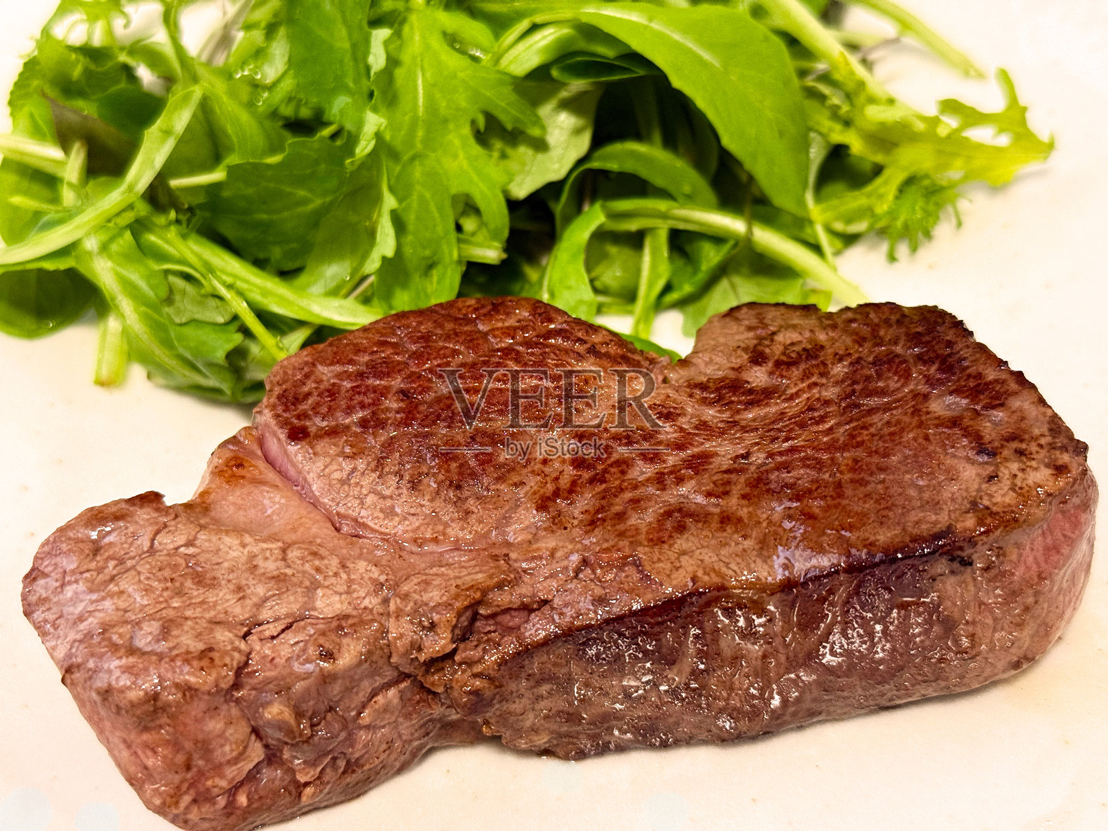 多汁的优质和牛菲力牛排 – 五分熟照片摄影图片
