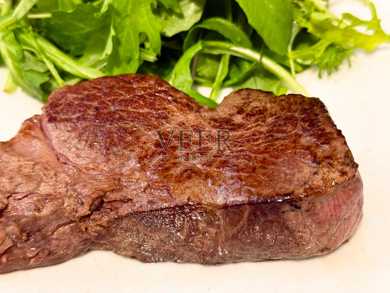 多汁的优质和牛菲力牛排 – 五分熟照片摄影图片