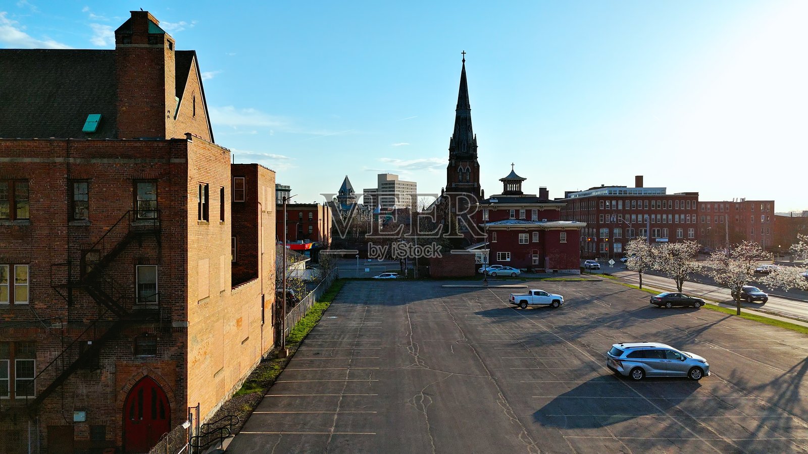 空荡荡的停车场照片摄影图片