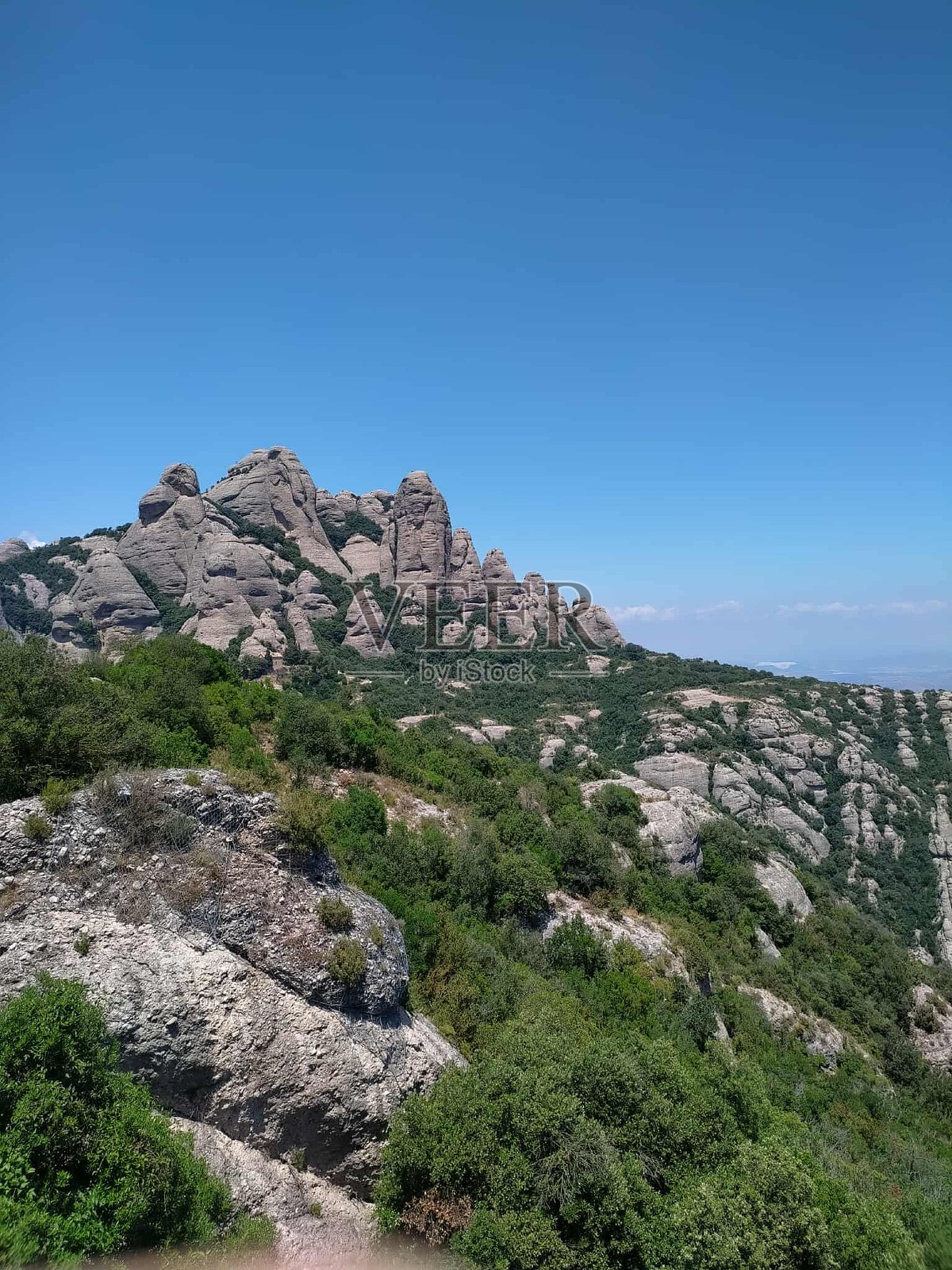 巴塞罗那的山脉照片摄影图片