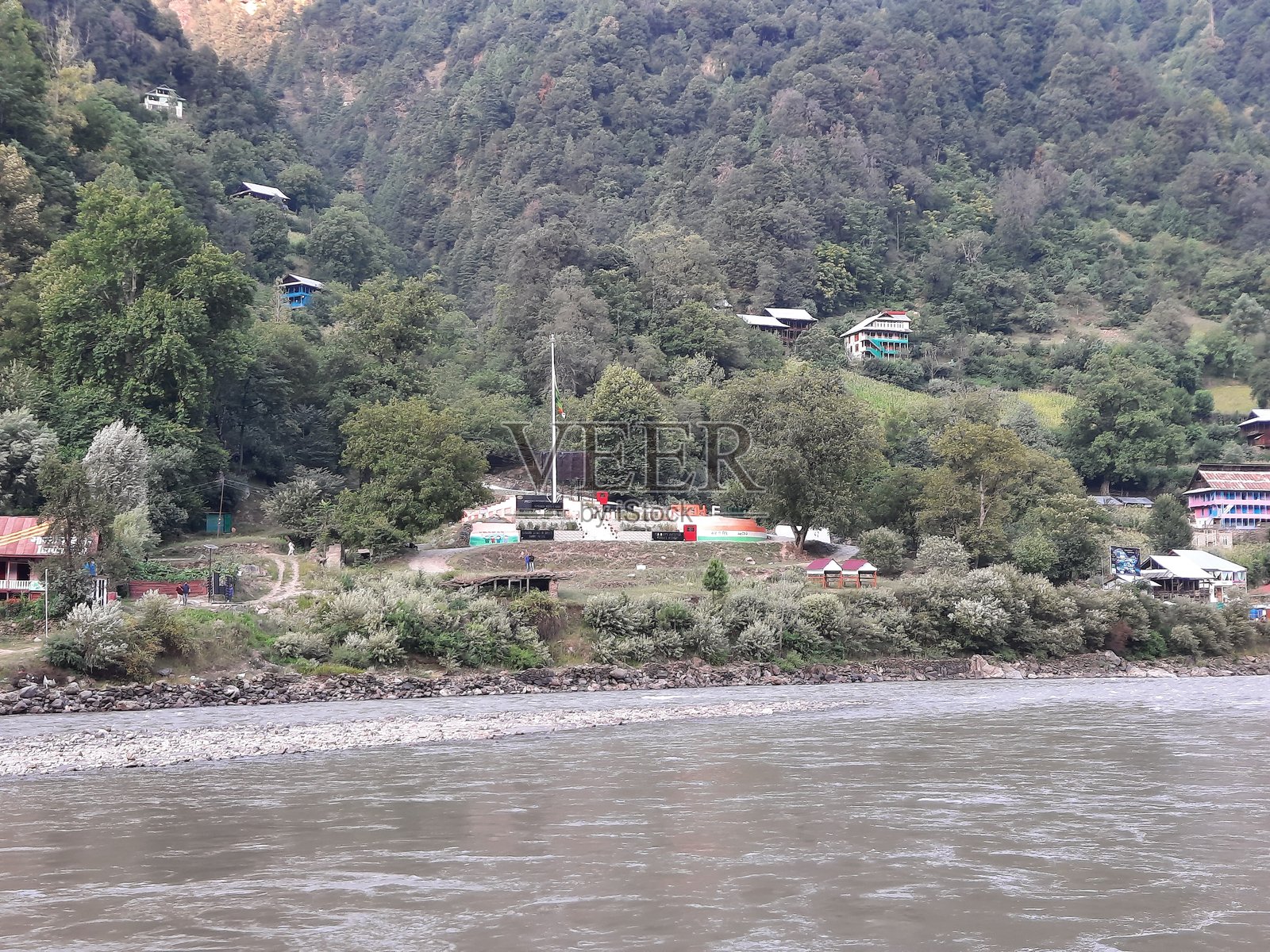 从巴基斯坦克拉恩地区可以看到分隔巴基斯坦和印度的美丽控制线景象。照片摄影图片