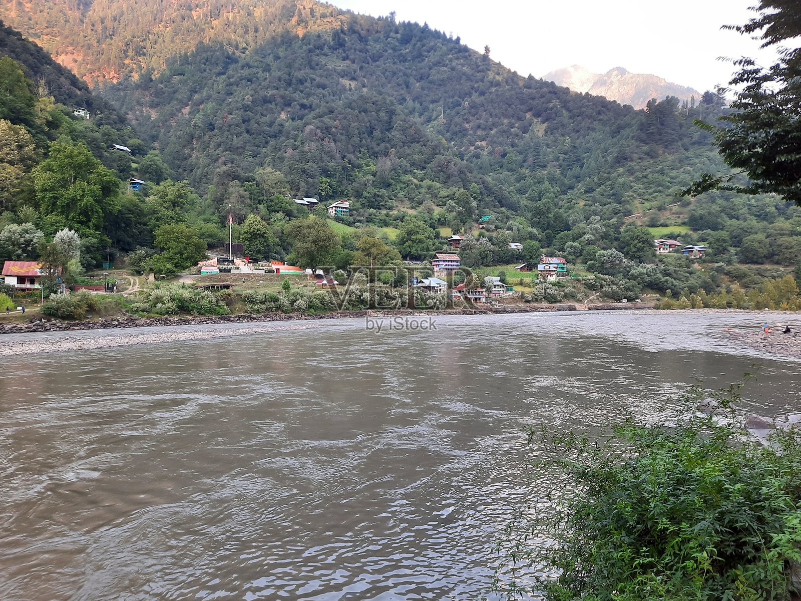 从巴基斯坦克拉恩地区可以看到分隔巴基斯坦和印度的美丽控制线景象。照片摄影图片