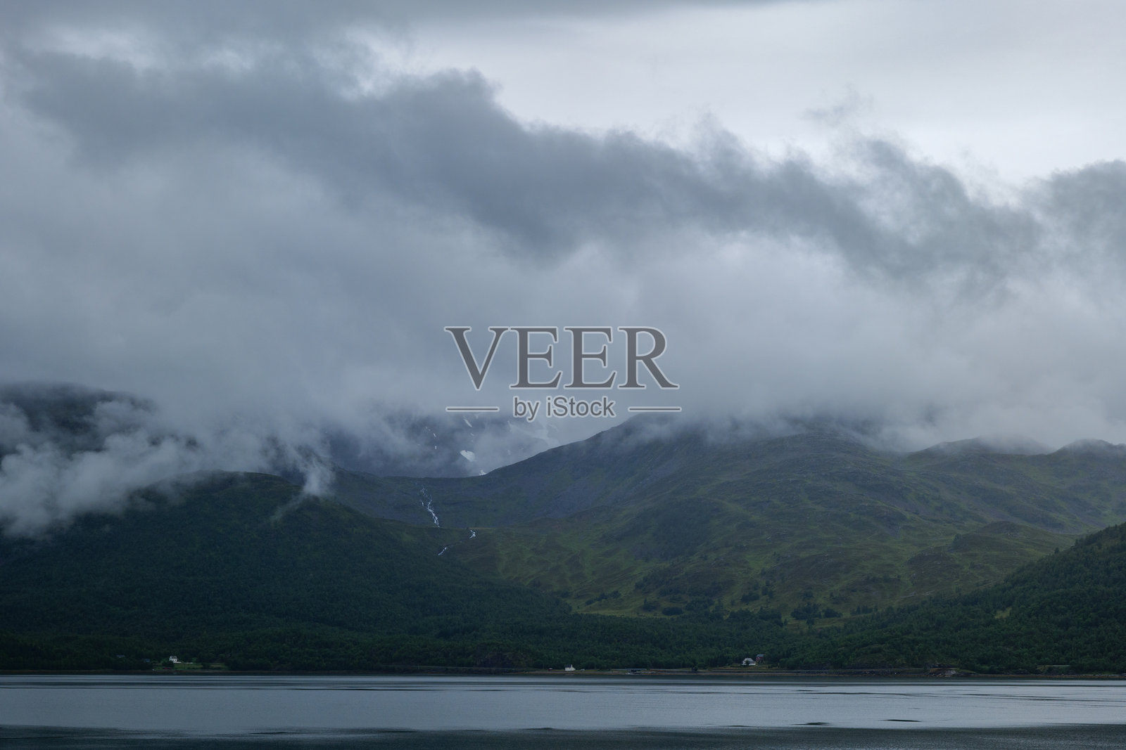 挪威北部的峡湾照片摄影图片