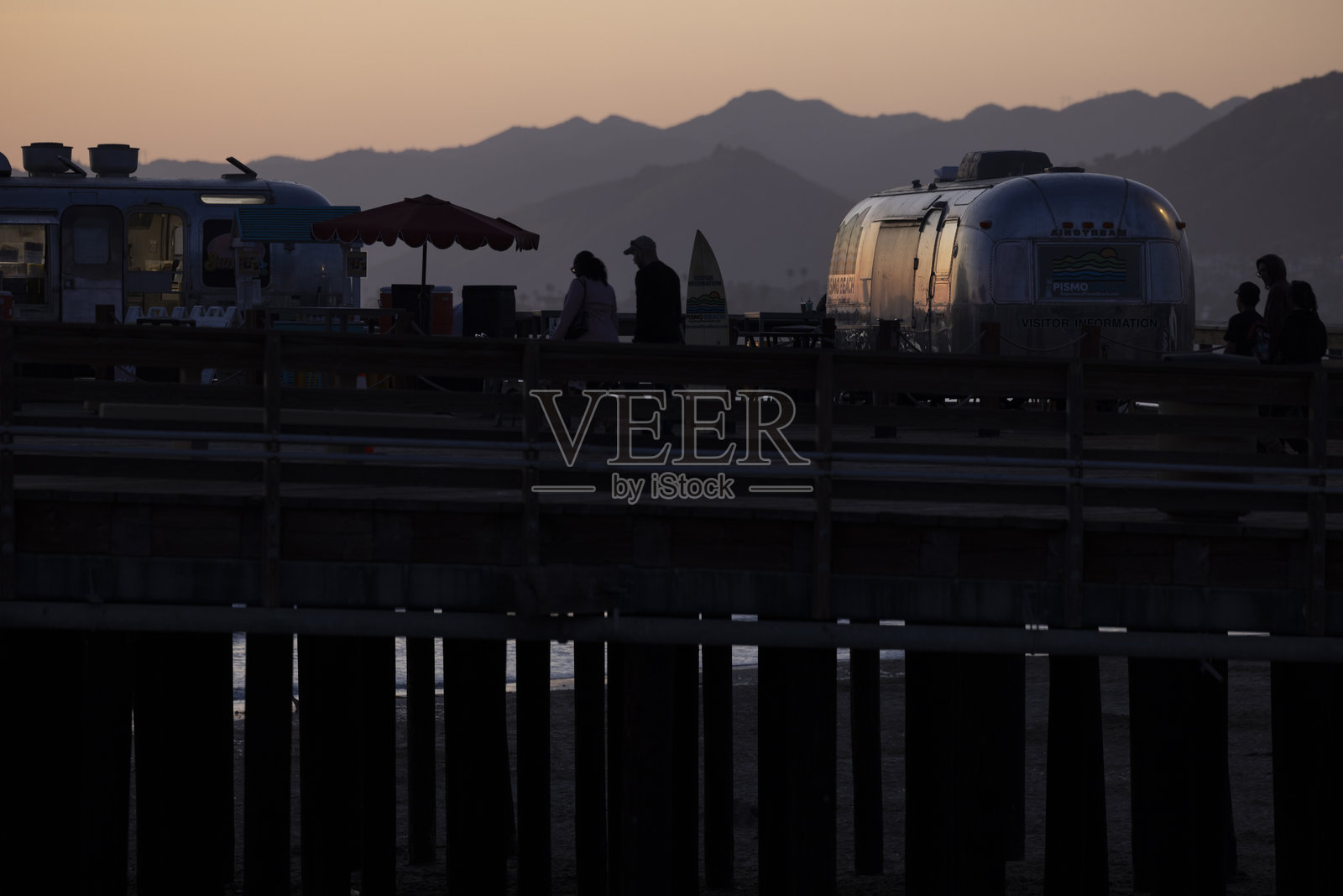 皮斯莫海滩码头日落照片摄影图片