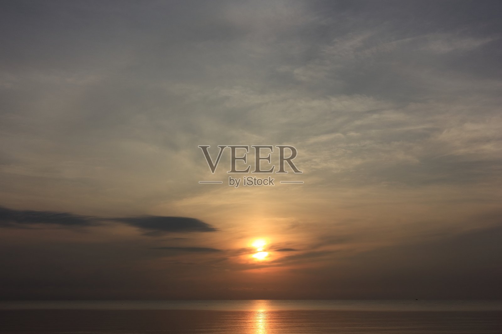 海上日出照片摄影图片