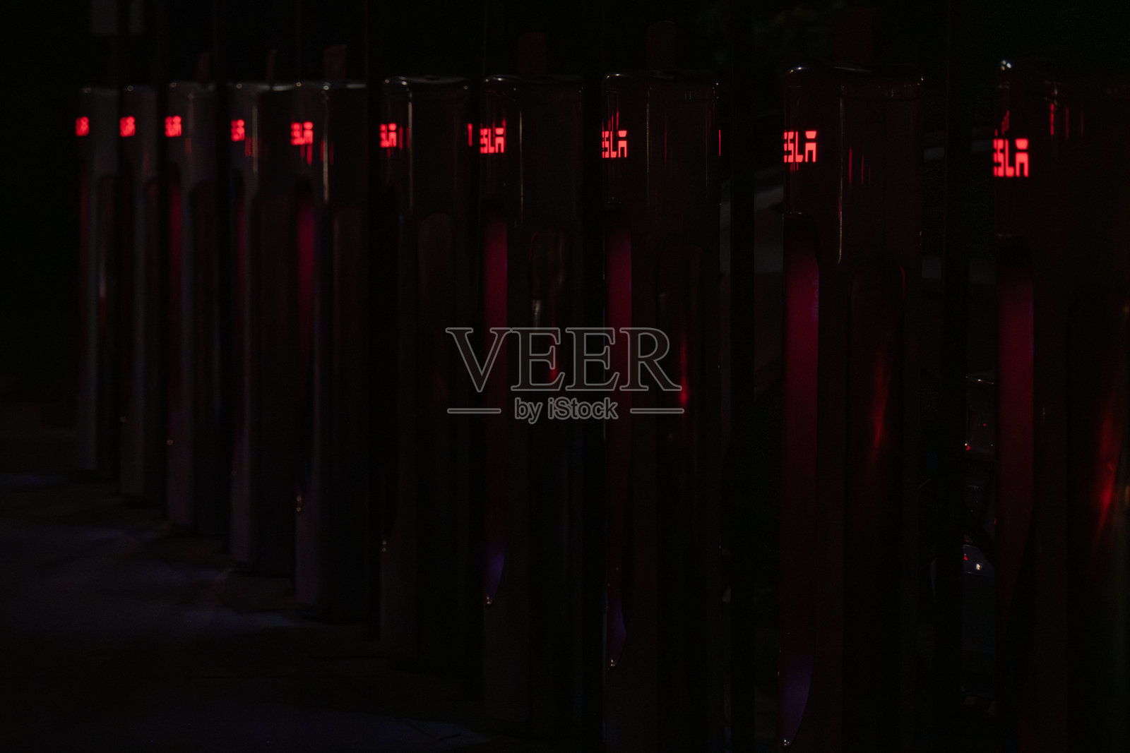 特斯拉充电器照片摄影图片